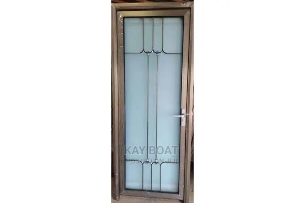 Smooth Glass Door · Photo 1