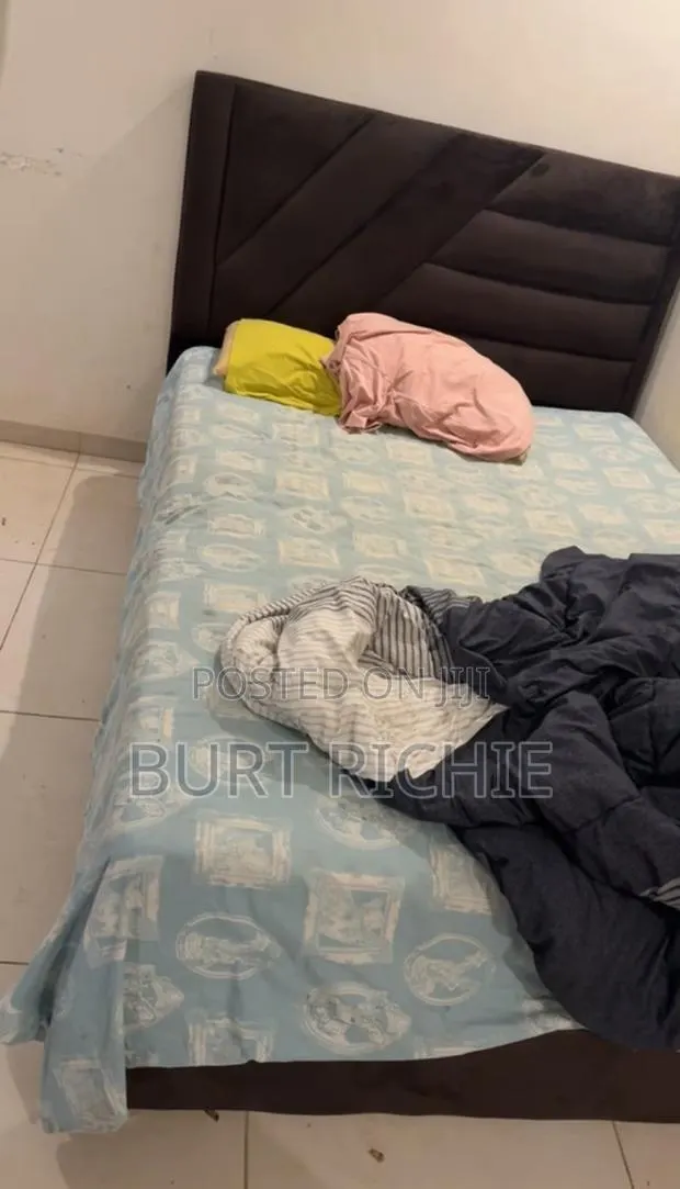 Queen Size Bed for Sale · Photo 1