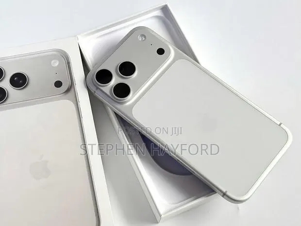 Apple iPhone 17 Pro Max 512 GB Silver · Photo 1