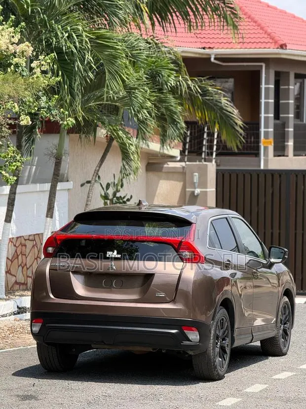 Mitsubishi Eclipse Cross 1.5 FWD 2021 Brown ยท Photo 1