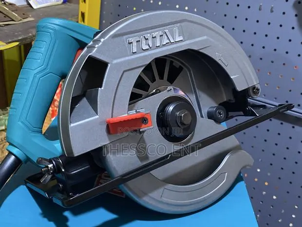 Circular Saw 1400w Total · Photo 1