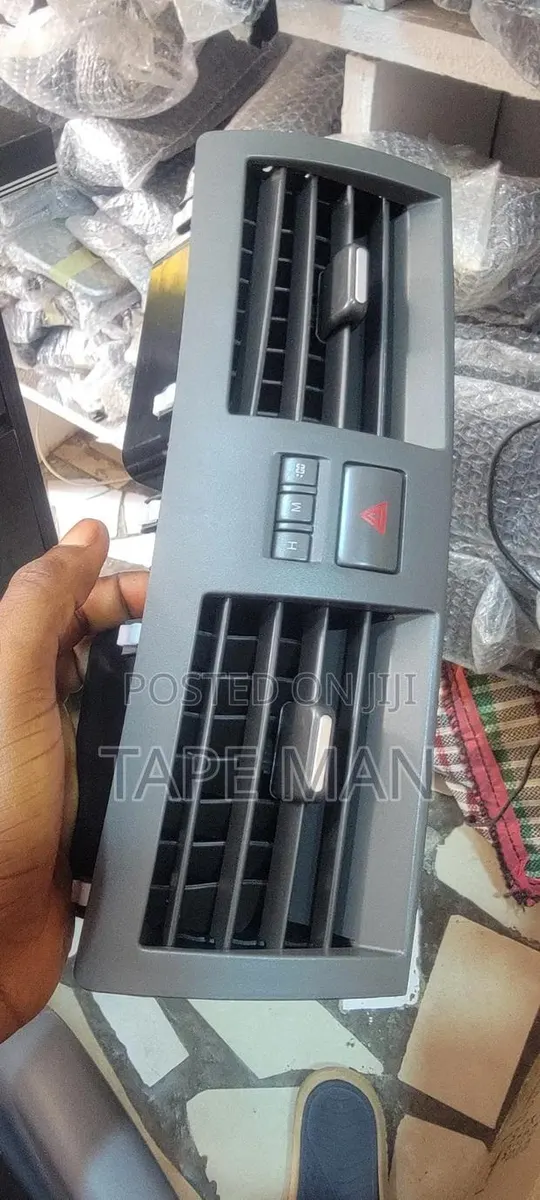 Toyota Camry 2008 AC Vent · Photo 1
