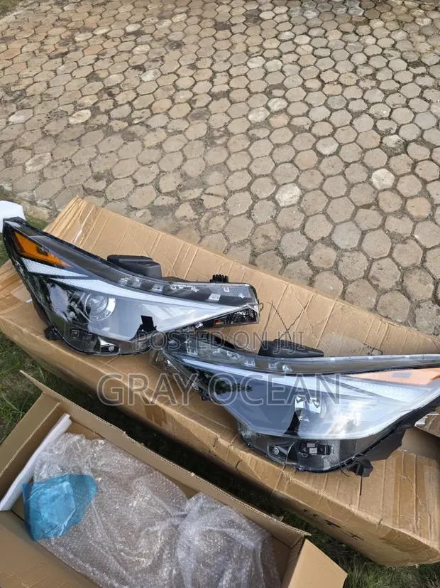 2021 - 2023 Hyundai Elantra Head Light | Genuine OEM · Photo 1