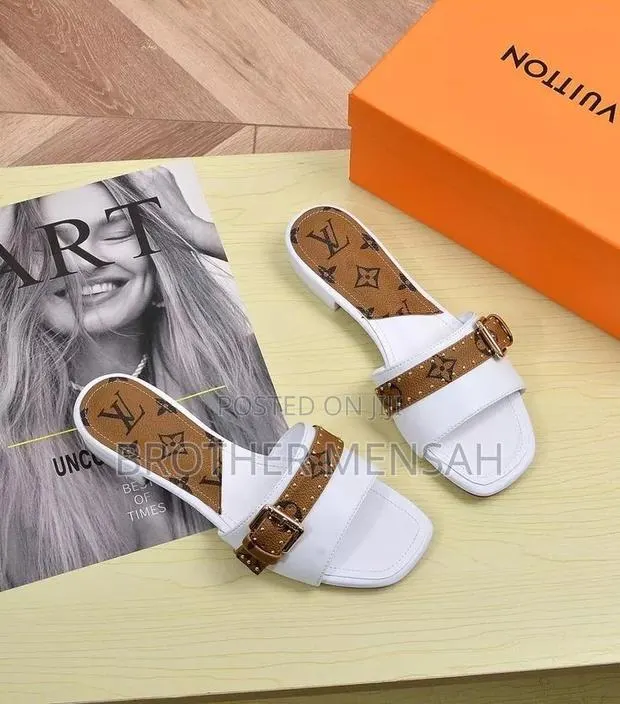 Luxury Design Women Slippers · Photo 1