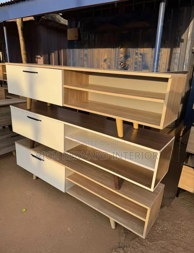 5feet Laminated Tv Stand · Photo 1