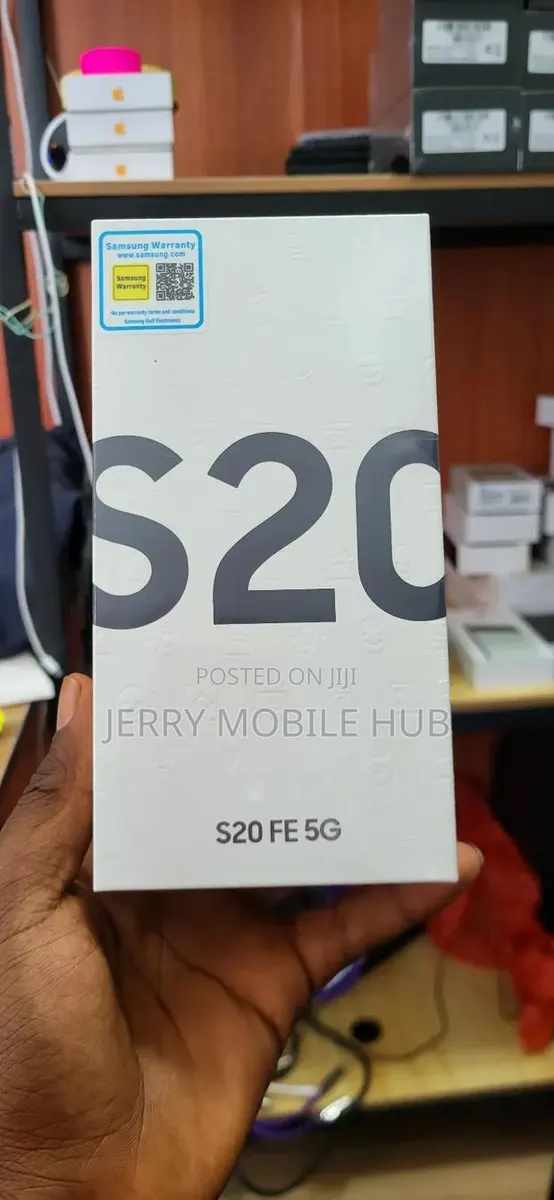 New Samsung Galaxy S20 FE 5G 128 GB Black · Photo 1