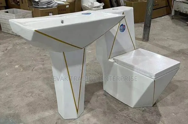 Italian WaterCloset · Photo 1
