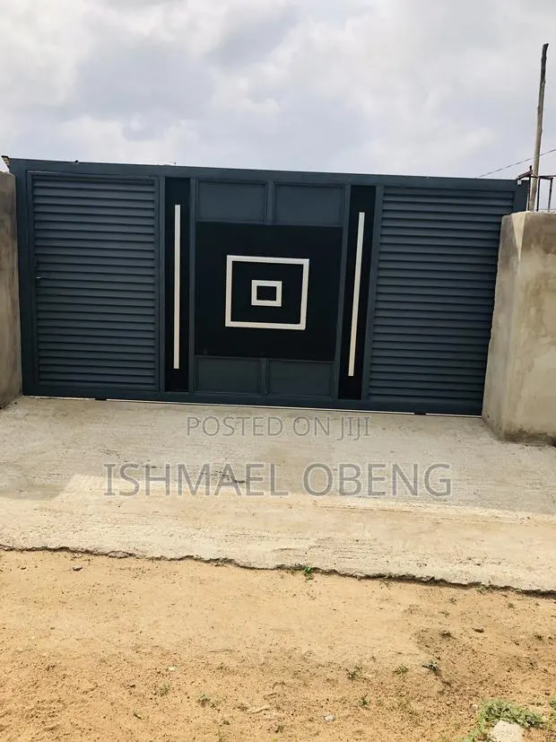 Fence Gate · Photo 1