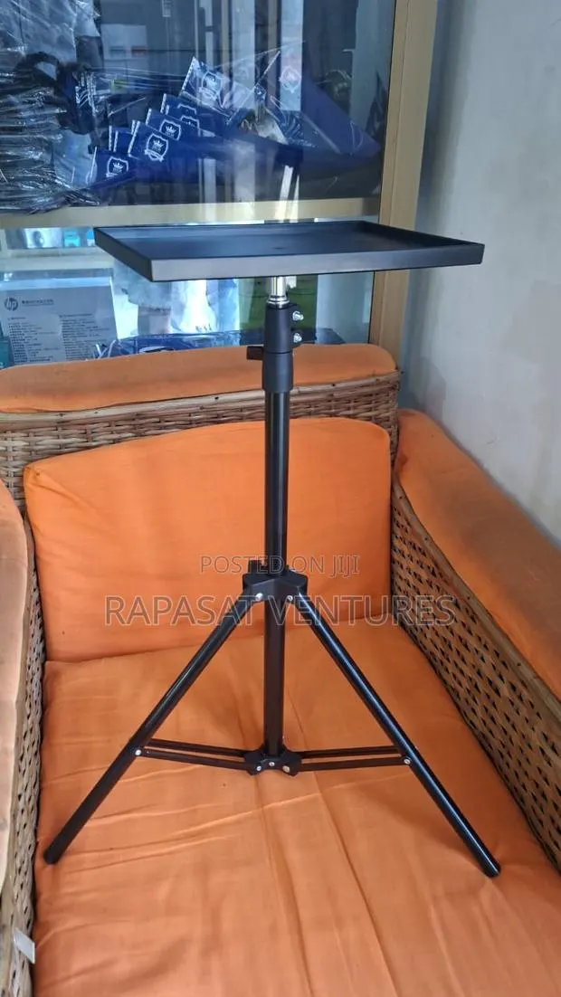 Projector Tray Stand · Photo 1