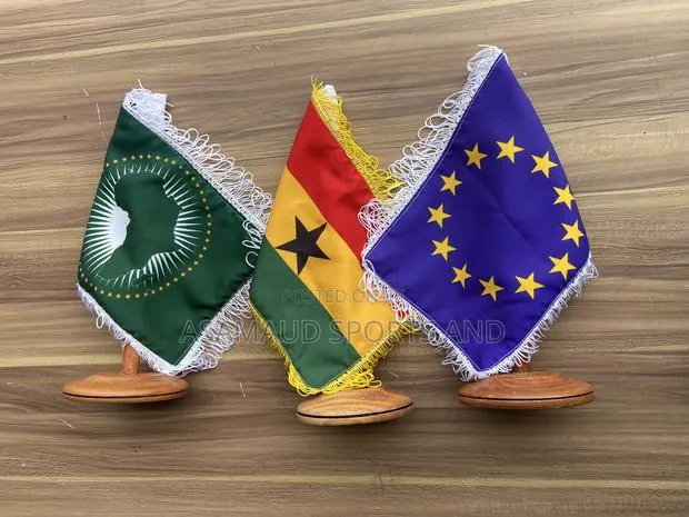 Original Table Top Flag Stand at Cool Price · Photo 1
