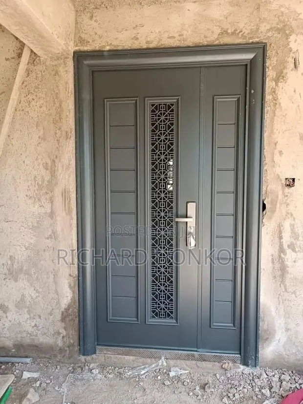 China Door Installation Specialist · Photo 1