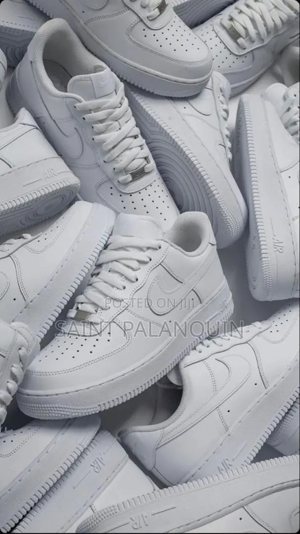 Nike Airforce One 07 White Leather · Photo 1