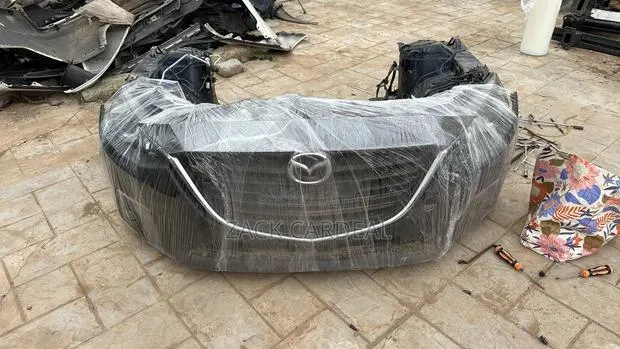 Mazda 3 2015 Front Cut Available · Photo 1
