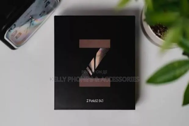 New Samsung Galaxy Z Fold 2 256 GB Black · Photo 1