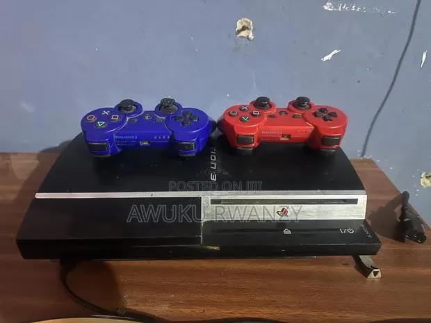 Game Console · Photo 1