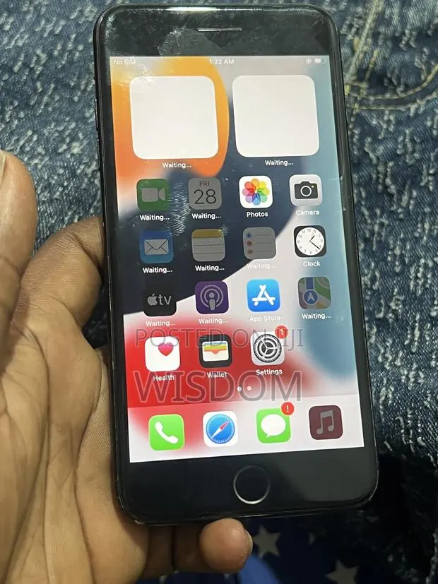 Apple iPhone 7 Plus 128 GB Black · Photo 1