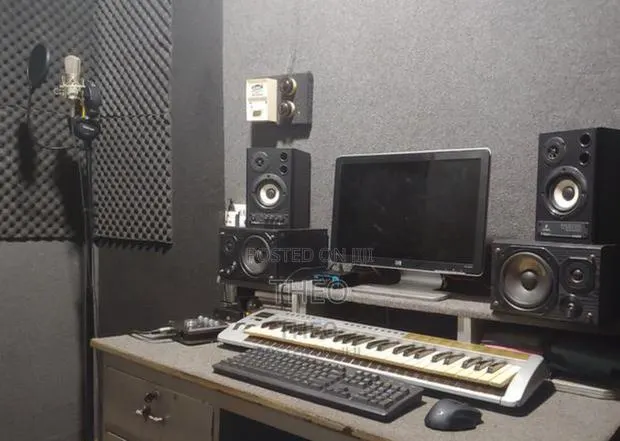Studio Recording · Photo 1
