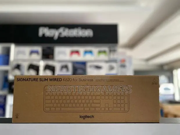 Logitech Signature Slim Wired · Photo 1