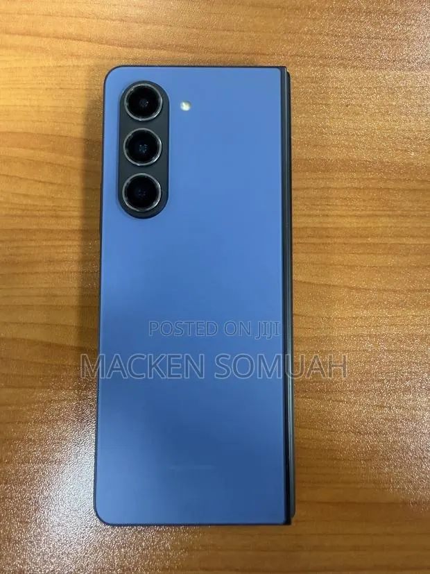 New Samsung Galaxy Z Fold 5 512 GB Blue · Photo 1
