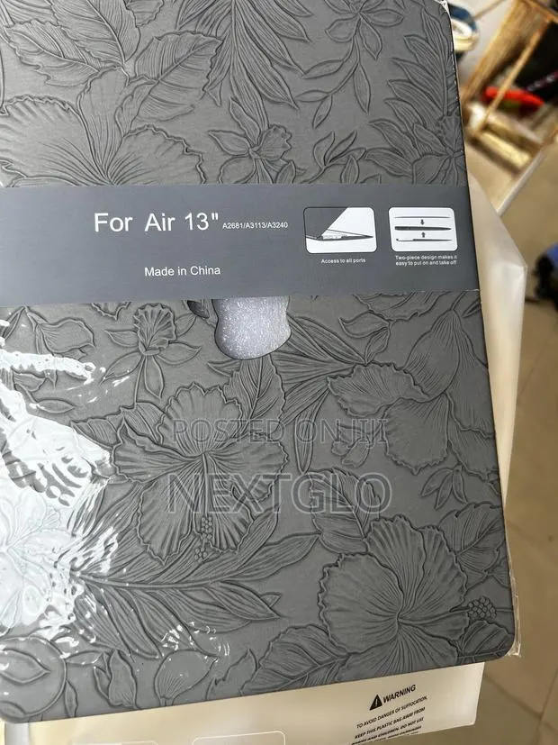 A12681 MacBook Case · Photo 4