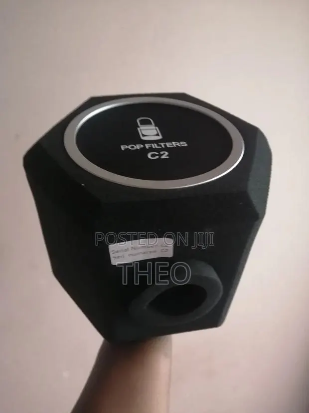 Microphone Isolated Shield · Photo 1