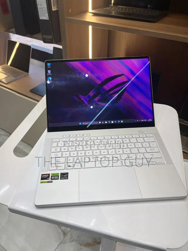 Laptop Asus ROG Zephyrus G14 16GB AMD Ryzen 9 SSD 1T · Photo 1