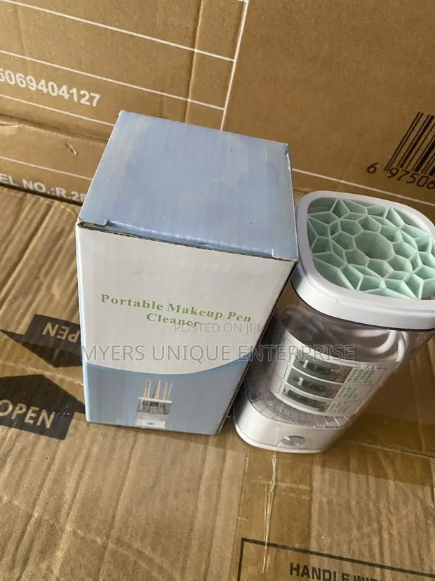 Portable Electric Makeup Brush Cleaner and Dryer · Photo 1