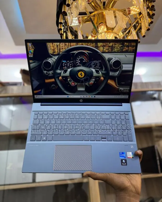 Laptop HP Pavilion 15 16GB Intel Core i7 SSD 512GB · Photo 1