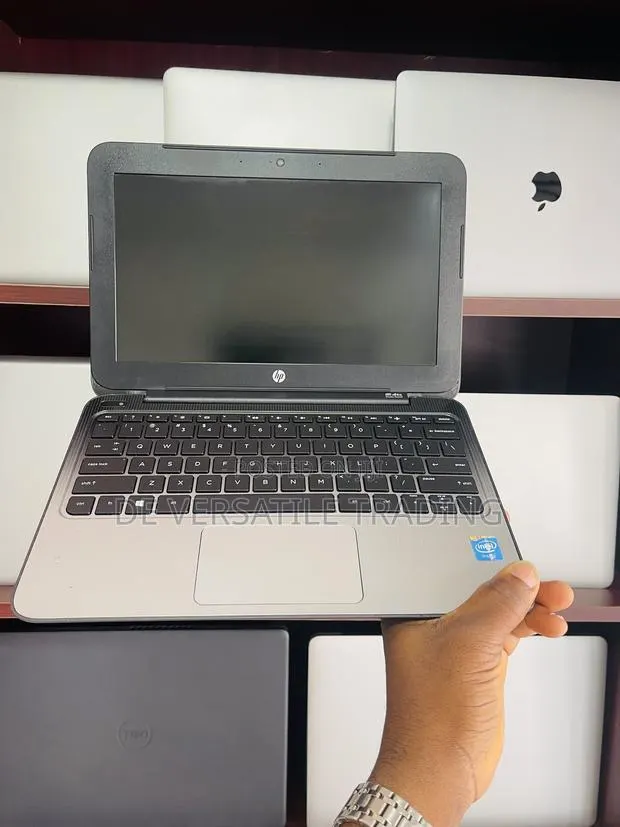 Laptop HP Stream 11 Pro G3 2GB Intel Celeron SSD 32GB · Photo 1