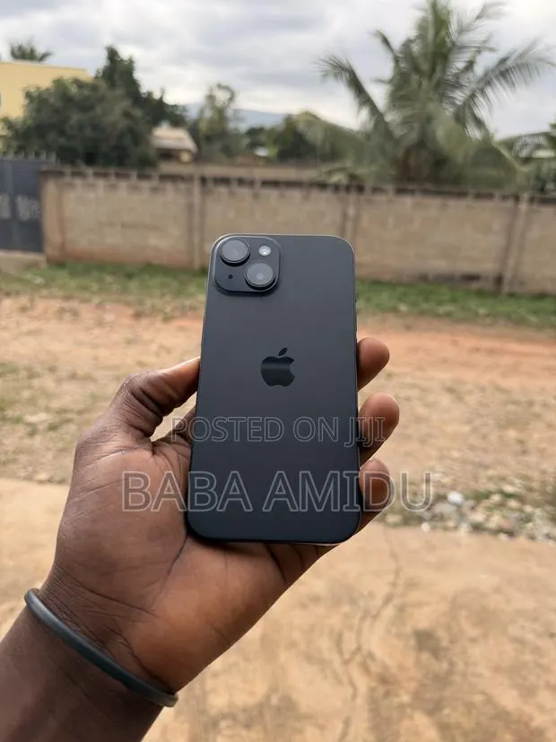 Apple iPhone 15 256 GB Black · Photo 1
