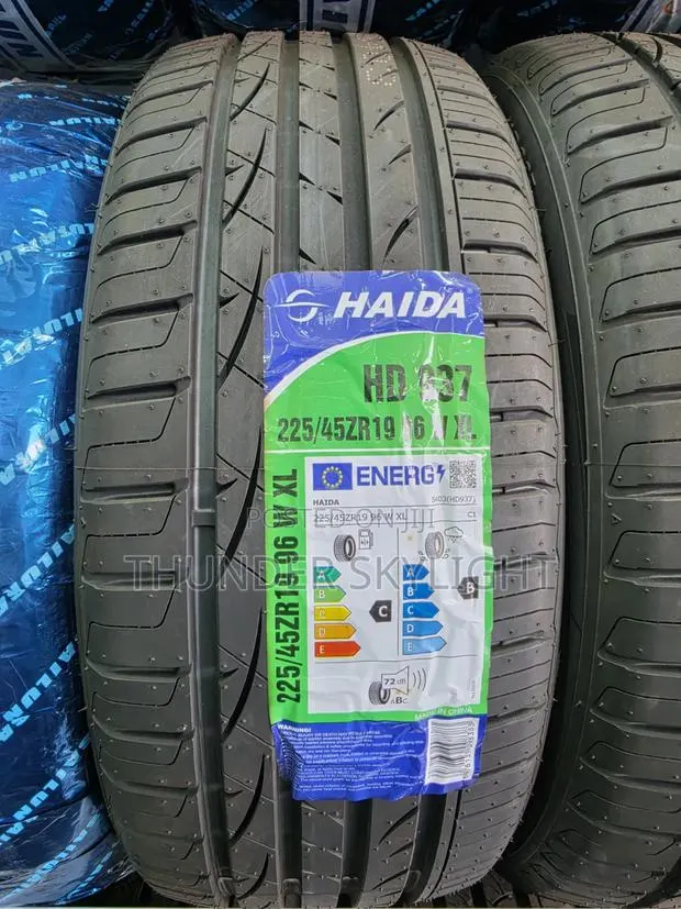 225/45zr19 Haida Hd937 96w Xl Performance Tyre · Photo 1