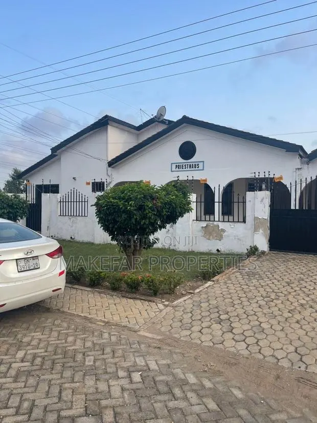 4bdrm House in Afienya for sale