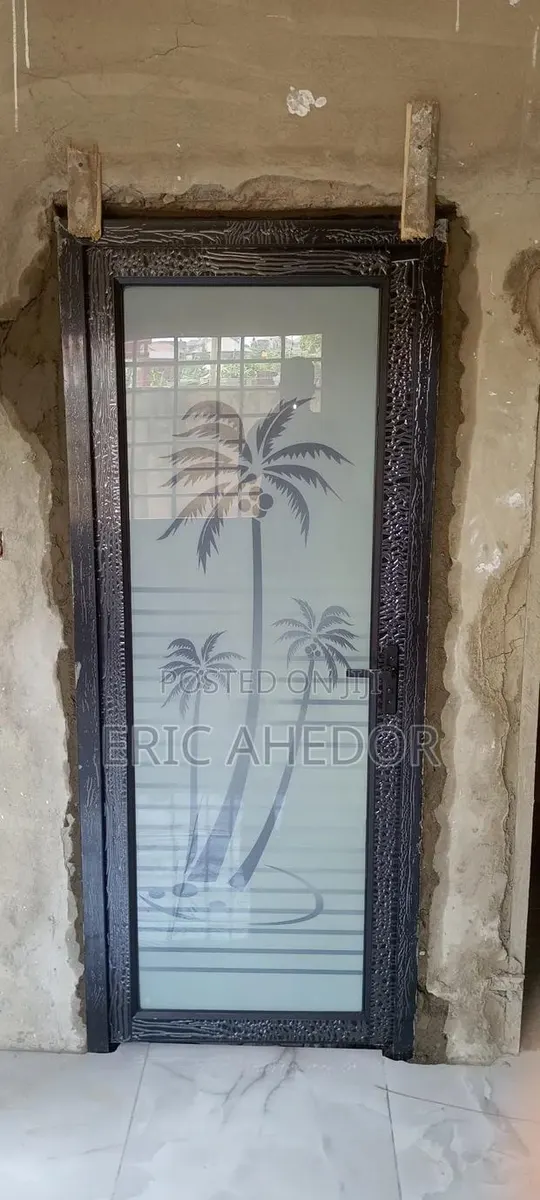 GNB Bathroom Glass Door Still Available and Accessories · Photo 1
