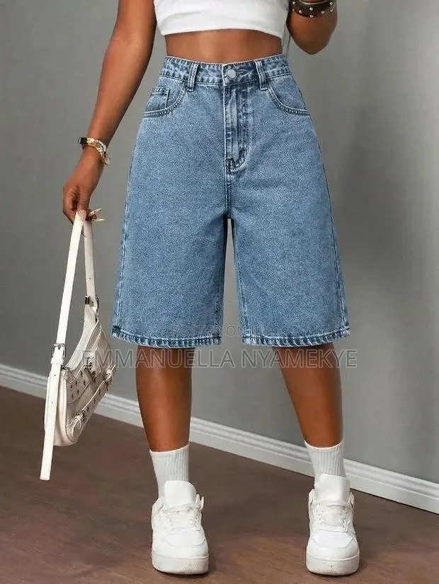 High-Waisted Knee-Length Baggy Denim Bermuda Shorts (Jorts). · Photo 1