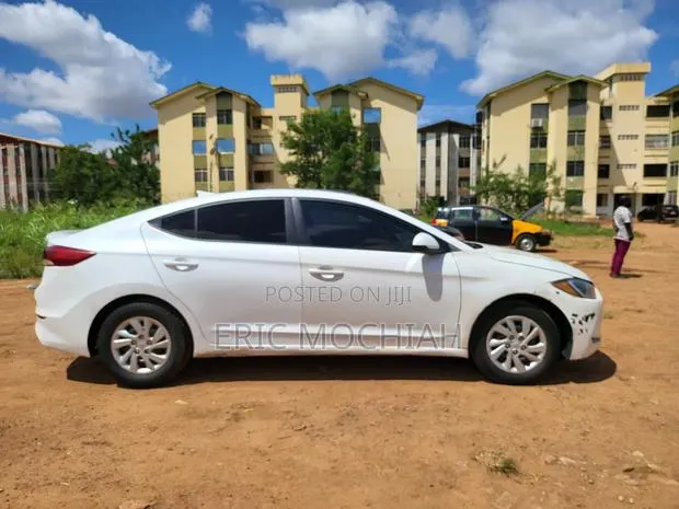 Hyundai Elantra For Rent · Photo 1