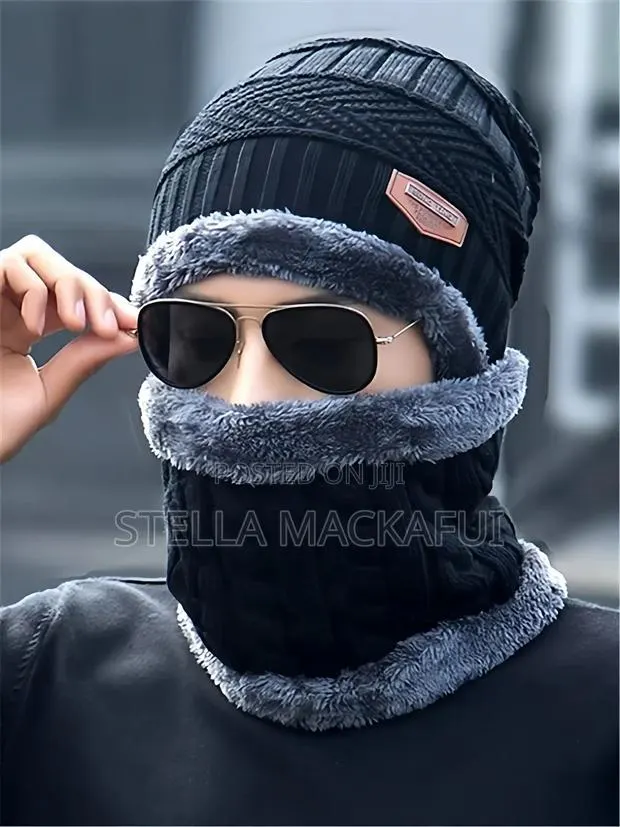 Winter Hat With Scarf · Photo 1