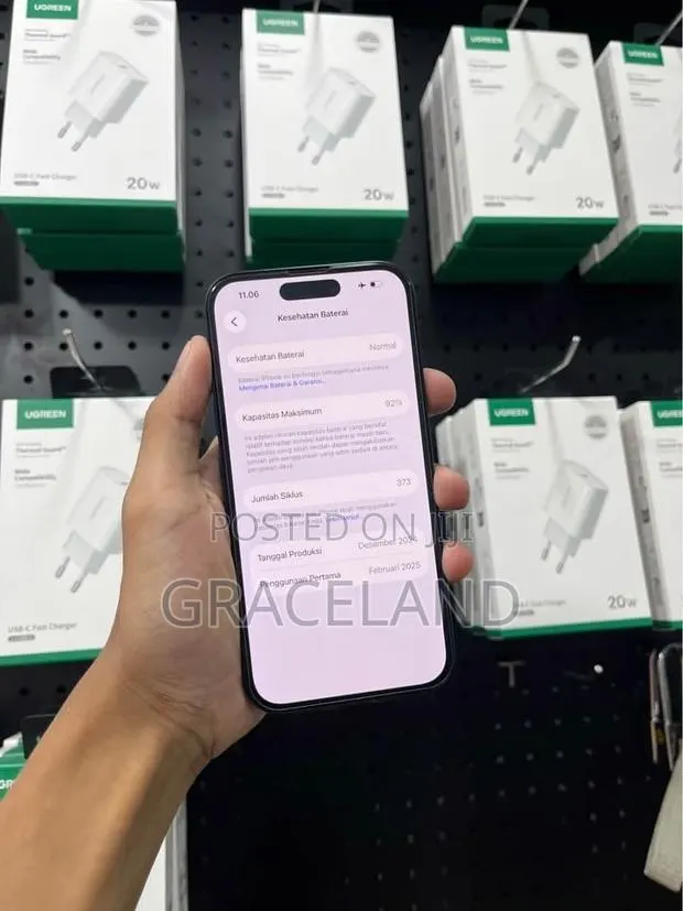 Apple iPhone 17 256 GB Black · Photo 1