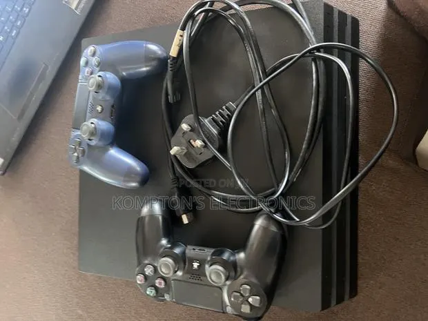 PlayStation 4 Pro · Photo 1
