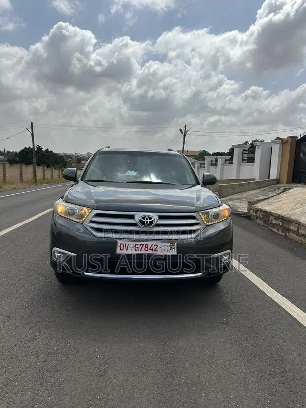 Toyota Highlander Limited 3.5l 4WD 2013 Matt Black · Photo 1