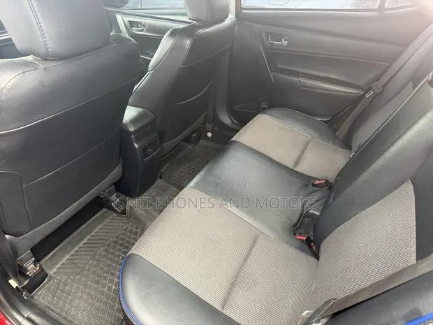 Toyota Corolla LE Eco (1.8L 4cyl 2A) 2018 Red · Photo 1