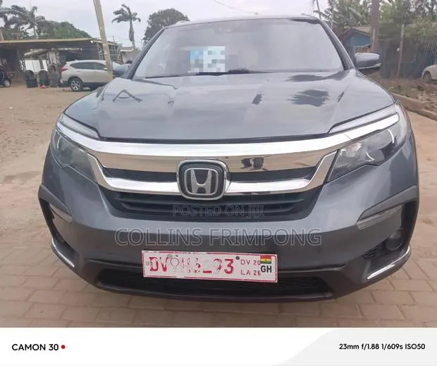 Honda CR-V 2019 Blue · Photo 1