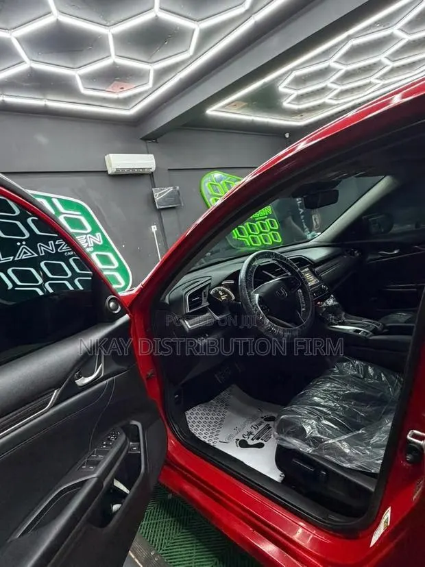 Honda Civic Sport Touring Hatchback 2019 Red · Photo 1