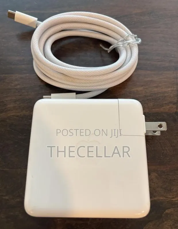 Laptop Apple MacBook Pro 2018 16GB Intel Core i7 SSD 1T · Photo 4