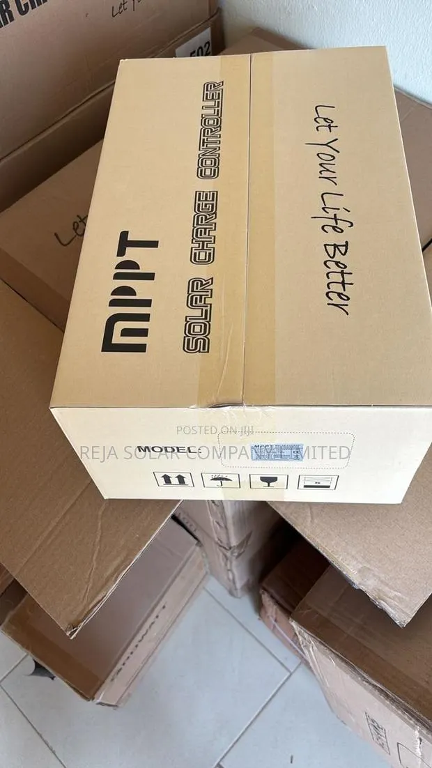 100amps MPPT Charge Controller · Photo 1