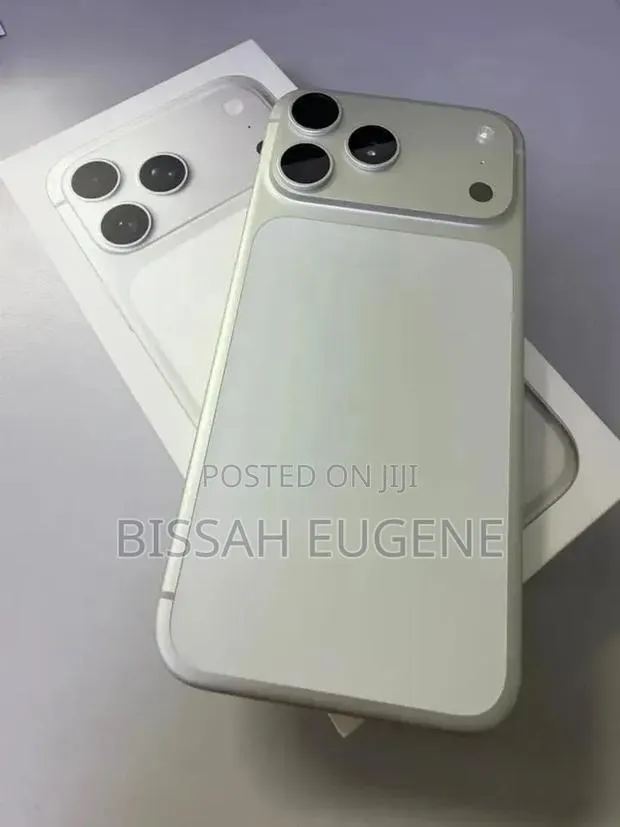 Apple iPhone 17 Pro Max 512 GB White · Photo 1