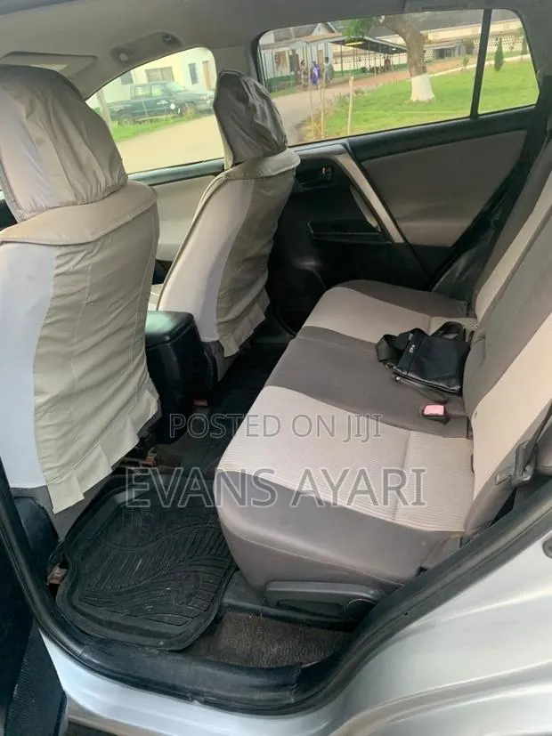 Toyota RAV4 2014 Silver · Photo 1