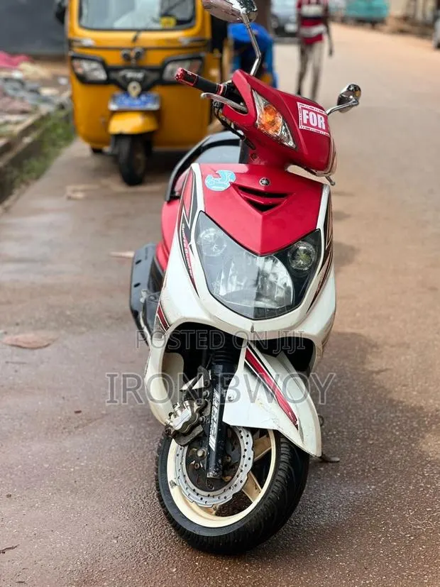 Yamaha 2024 Red · Photo 1