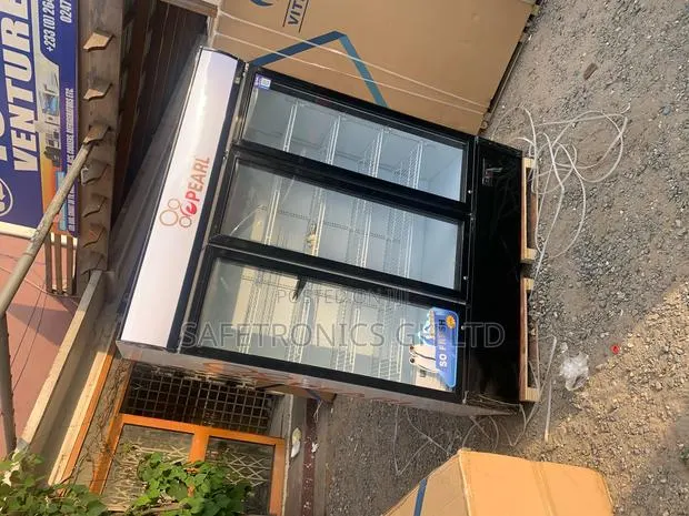 Order Good 3 Doors Pearl Display PVC-150 Fridge · Photo 1