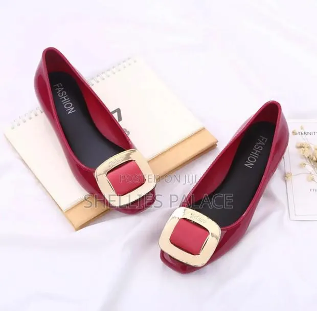 New Square Buckle Shoes · Photo 1