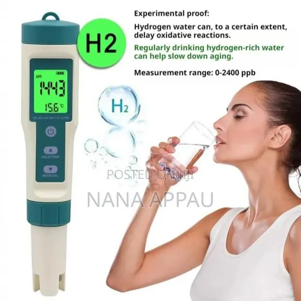 8-in-1 Multi-Parameter Water Quality Tester · Photo 1